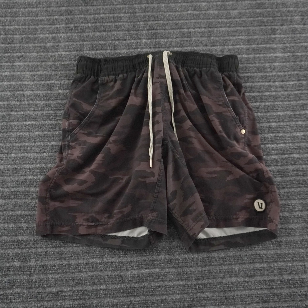 Vuori Kore Shorts Mens M Camo Athletic Training Performance Shorts